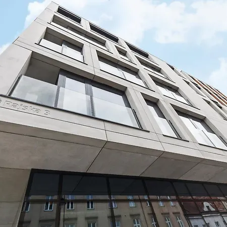 Moonstone - Studio With Balcony & Ac - City Center-3