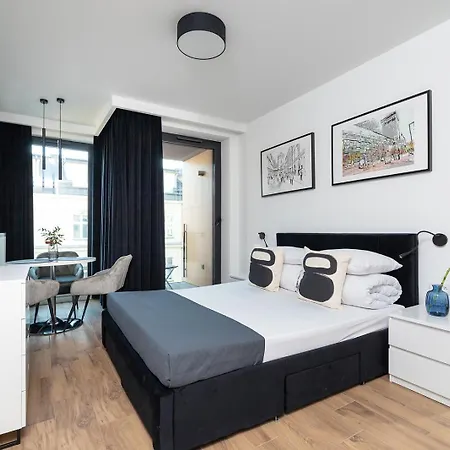 Moonstone - Studio With Balcony & Ac - City Center-3